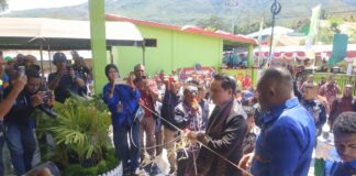 Wabup Alor Apresiasi KSP Budi Artha Mandiri Rayakan HUT Ke-15 Dengan Bantuan Bahan Bangunan Untuk 10 Rumah Ibadah, Bagikan Sembako Dan Resmikan Gedung Kantor Baru