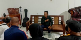Gelar Konferensi Pers, Ketua DPRD Alor Klarifikasi Pernyataan Soal Pergantian Ajudan Wakil Bupati Serta Pembatalan SK Mutasi 112 ASN