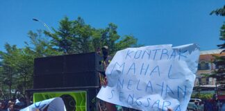 Ratusan Nelayan Lakukan Demonstrasi di Depan Kantor Gubenur NTT : Pergub Nomor 33 Tahun 2025 Disebut Sebagai Sumber Masalah