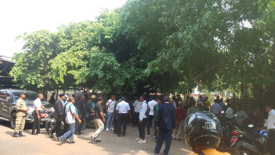 Kericuhan di Kantor Bupati Alor: Pelantikan Puluhan Pejabat Eselon III dan IV Batal