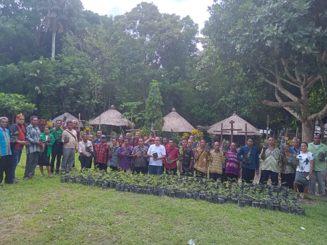 Klasis Amarasi Selatan Ikut Sukseskan Program Menanam Satu juta Pohon Umur Panjang Yang Dicetuskan Oleh Sinode GMIT