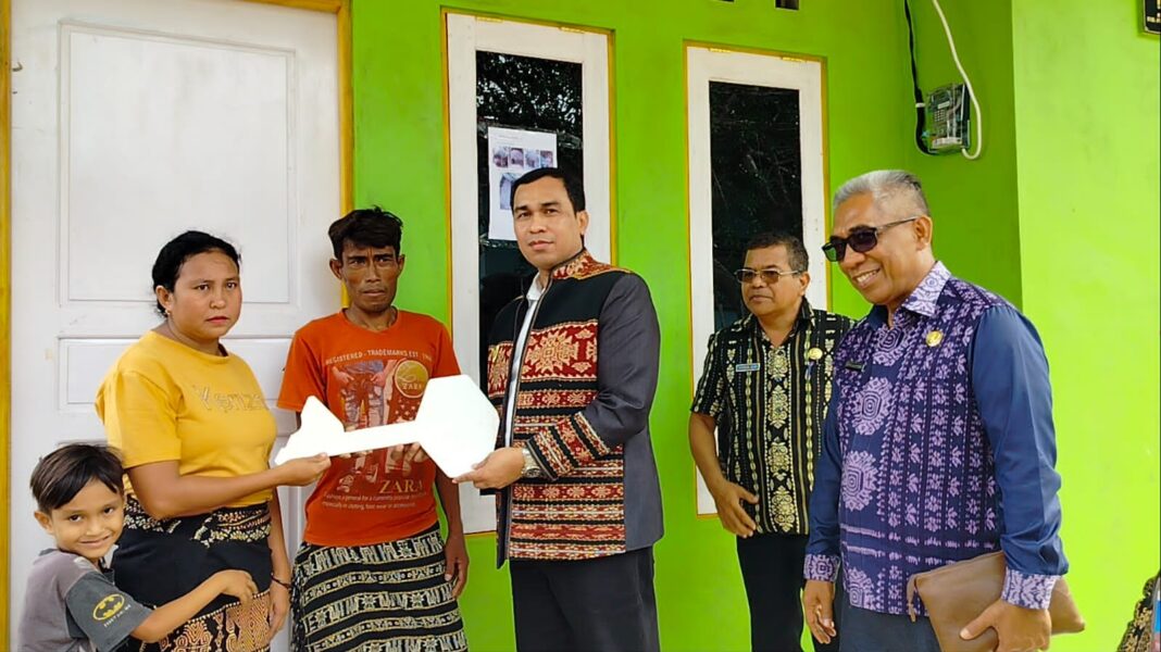 Bupati Sabu Raijua Laksanakan Kunker di Raijua: Pimpin Rapat Lengkap Pamong Praja, Serahkan Bantuan dan Tinjau Sejumlah Lokasi Strategis