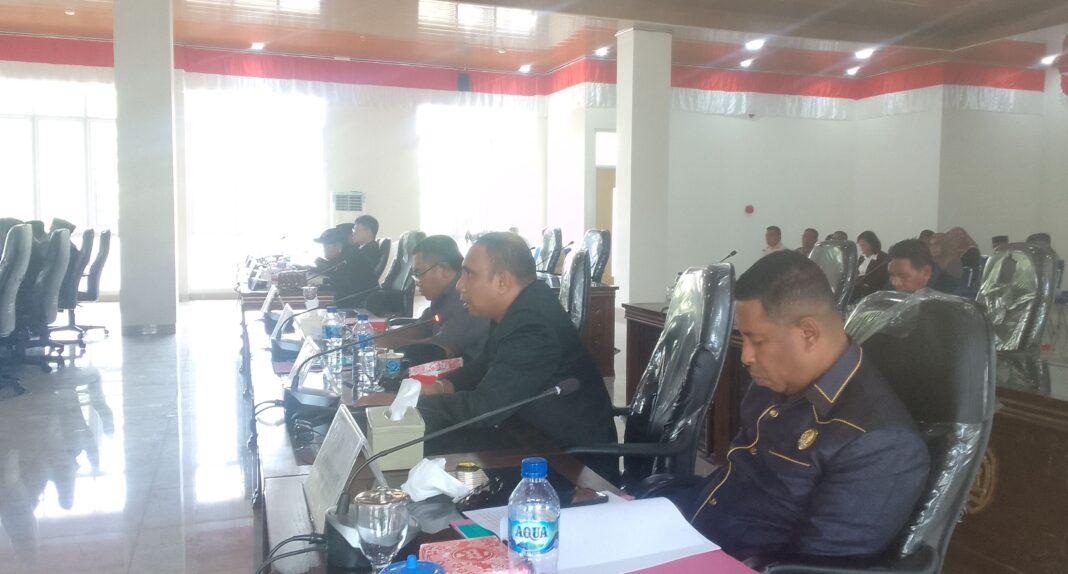 Anggota DPRD Abdul Rajab Leky Minta Perhatian Pemerintah untuk Perbaikan Bangunan Pasar di Desa Mauta dan Abrasi di Desa Bana Pulau Pantar