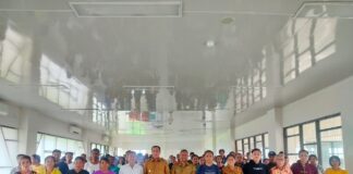 Bupati Krisman Riwu Kore Serahkan Langsung Bantuan Modal Usaha Kepada 201 Orang Masyarakat Kabupaten Sabu Raijua