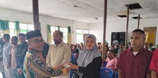 Pj Sekda Buka Kegiatan Sosialisasi, 210 Warga Terima SIM Gratis dari Anggota DPRD dan Dishub Alor, Bantuan untuk Masyarakat, Sam Sudarmi Ajak Warga Patuhi Tata Tertib Lalu Lintas