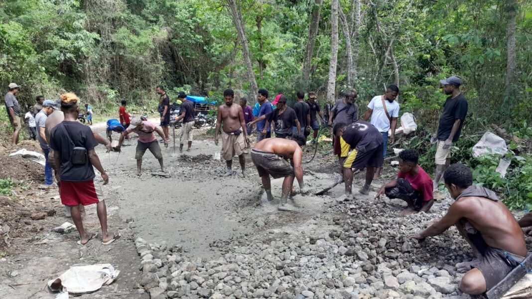 Ditengah Keterbatasan Anggaran, Warga Enam Desa di Alor Timur Laut Tunjukkan Semangat Swadaya Bangun Jalan