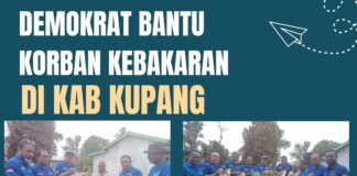 Demokrat Parpol Pertama yang Bantu Keluarga Korban Kebakaran di Kabupaten Kupang Ketua DPC Partai Demokrat Kab Kupang Winston Rondo, Sekretaris DPD Partai Demokrat NTT Sam Hake, Ketua Balitbang-Da DPD Partai Demokrat NTT, Apolonaris Gai bersama pengurus DPC Demokrat Kab Kupang saat menyerahkan bantuan kepada Marthen Benu korban kebakaran di Kabupaten Kupang, Provinsi NTT
