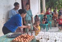 HUT GAMKI Ke-64, DPC Alor Bagi 287 Paket Makanan Bergizi Cegah Anak Stunting dan Gizi Buruk