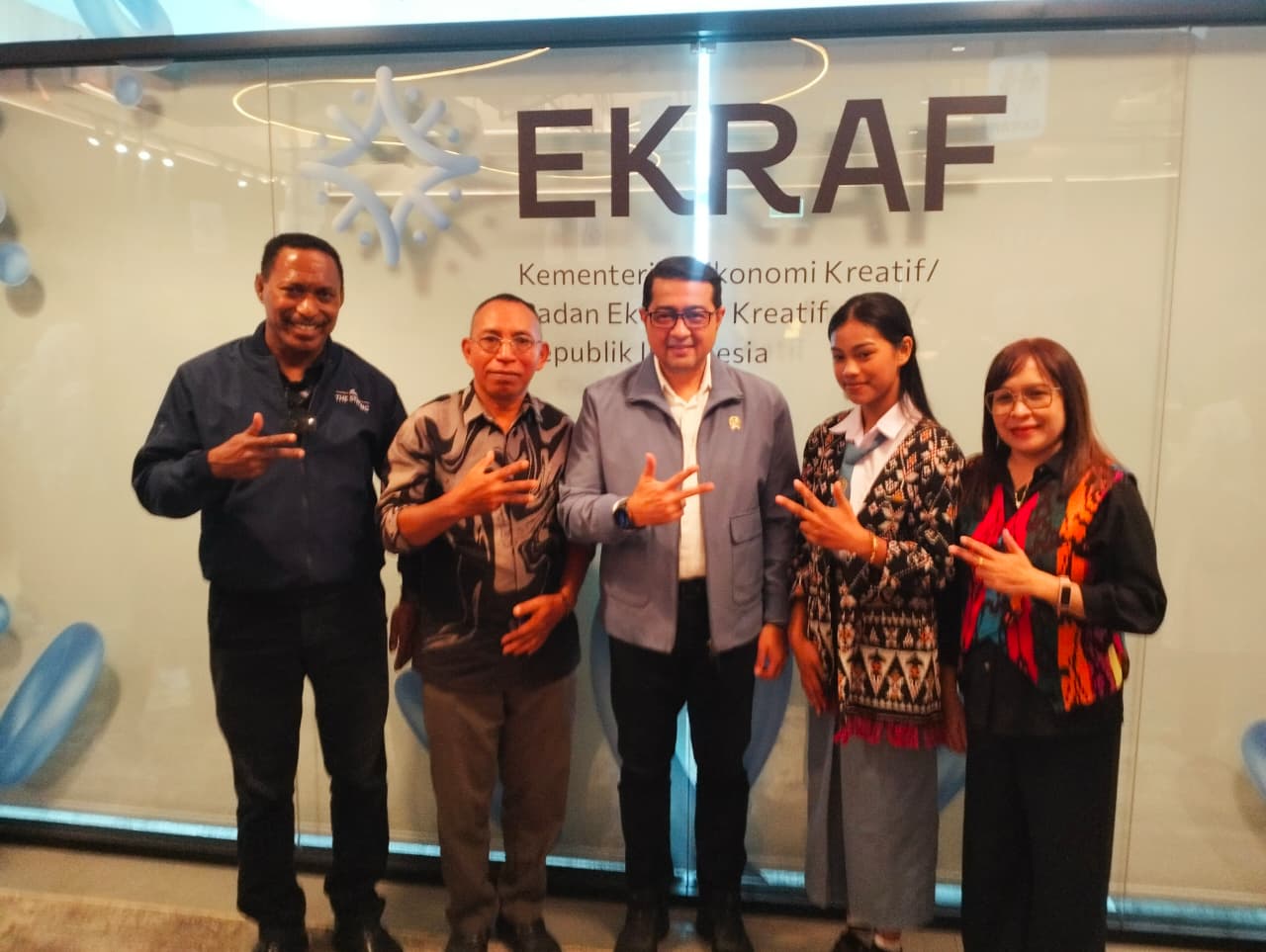 Prevy Seltriani Taek : Siswi SMK Negeri 4 Kupang Bertemu Menteri Ekonomi Kreatif Jelang Final Pidato AHY Muda 2026 4 IMG 20260918 WA0001